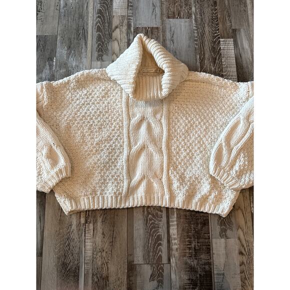 Altar'd State Cream Chunky Cable Knit Cropped Sweater Size Small Turtleneck Boxy - Picture 6 of 9